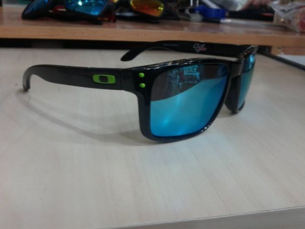 • OAKLEY HOLBROOK#06